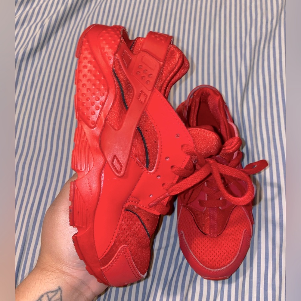 KIDS' NIKE HUARACHE RUN CASUAL SHOES youth size 1